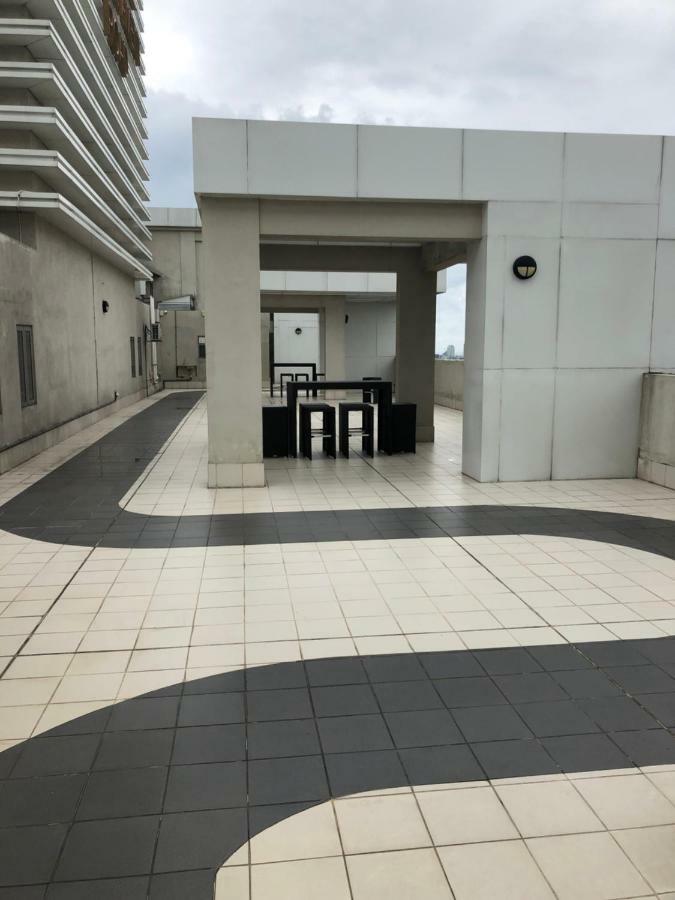 Ferienwohnung Atrium - Iconic Sri Jayewardenepura Kotte Exterior foto
