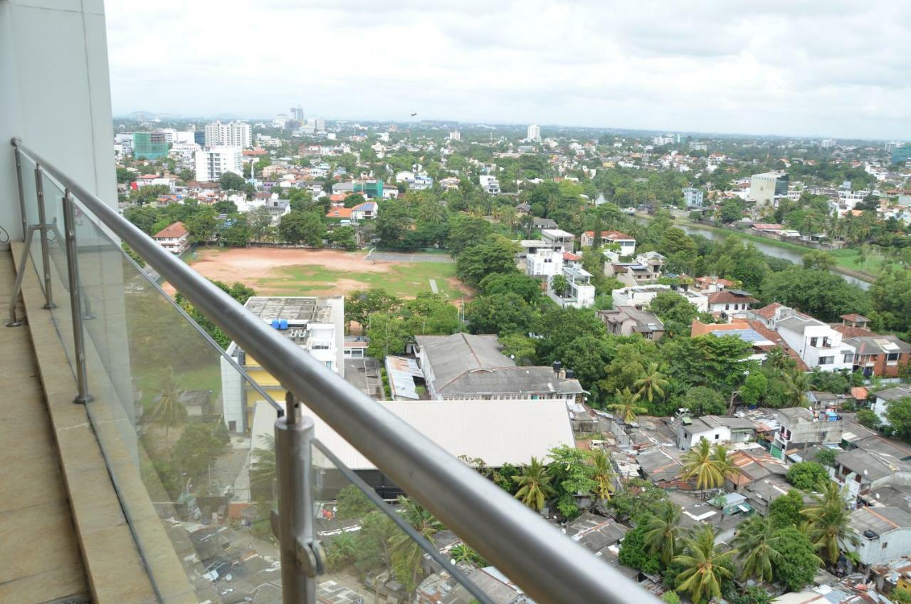 Ferienwohnung Atrium - Iconic Sri Jayewardenepura Kotte Exterior foto